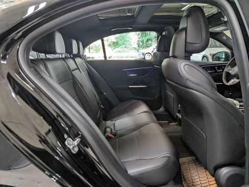 Used 2025 Mercedes-Benz C 300 4MATIC Sedan image 15