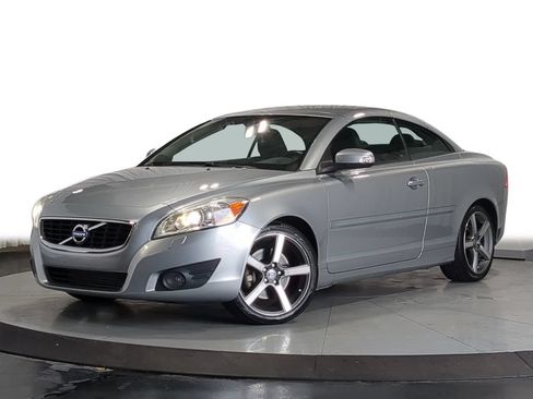 Used 2011 Volvo C70 T5 FWD image 1