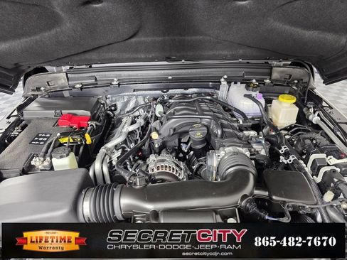 New 2025 Jeep Gladiator Mojave image 32