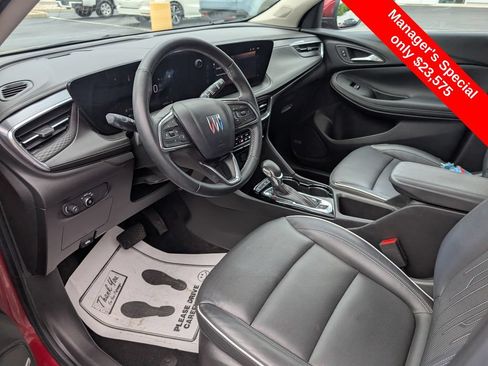 Used 2024 Buick Encore GX Avenir w/ Avenir Convenience Package FWD image 12