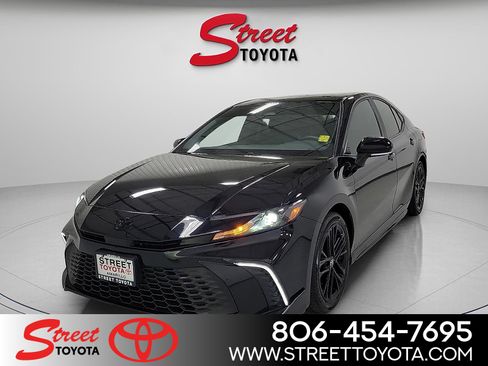 Certified 2025 Toyota Camry SE w/ Convenience Package FWD image 1