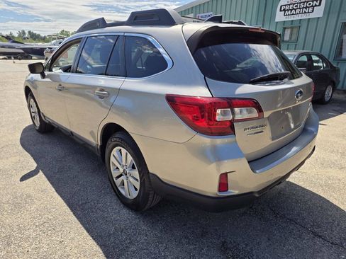 Used 2016 Subaru Outback 2.5i Premium AWD/4WD image 12