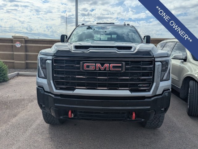 Used 2025 GMC Sierra 2500 AT4X AWD/4WD image 2