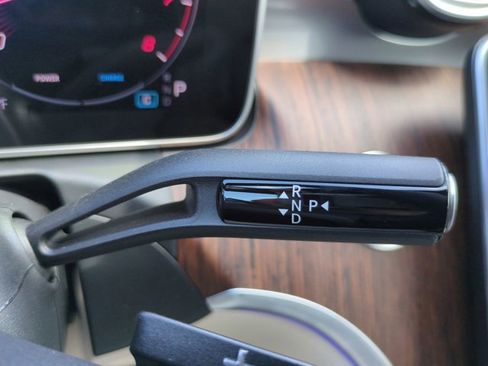 Used 2025 Mercedes-Benz C 300 Sedan image 18