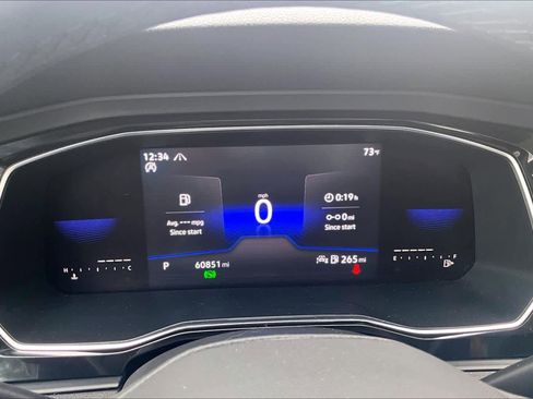 Used 2022 Volkswagen Jetta SE w/ Panoramic Sunroof Package FWD image 26
