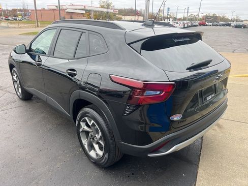 New 2026 Chevrolet Trax LT w/ Driver Confidence Package FWD image 8
