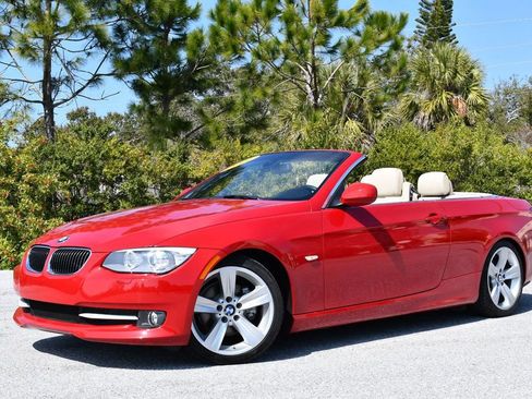 Used 2011 BMW 328i Convertible image 21