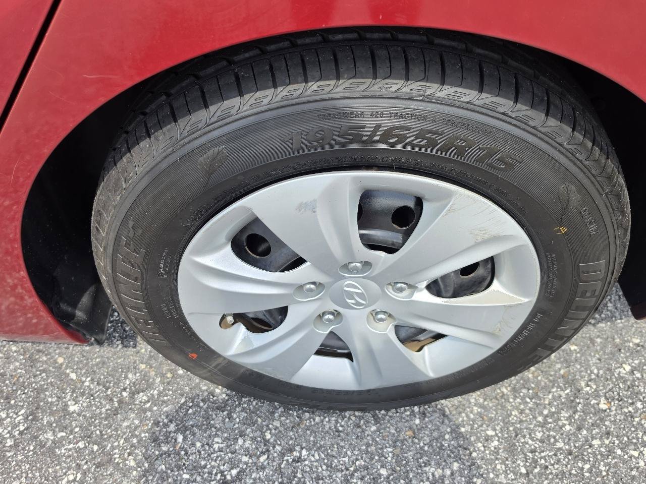 Used 2016 Hyundai Elantra SE FWD image 7