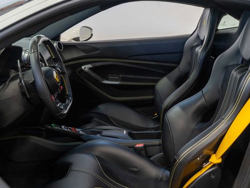 Used 2021 Ferrari F8 Tributo RWD image 3