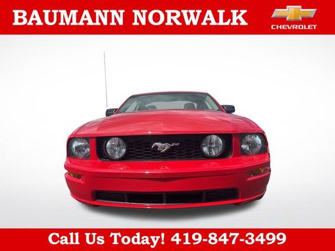 Used 2007 Ford Mustang GT RWD image 2