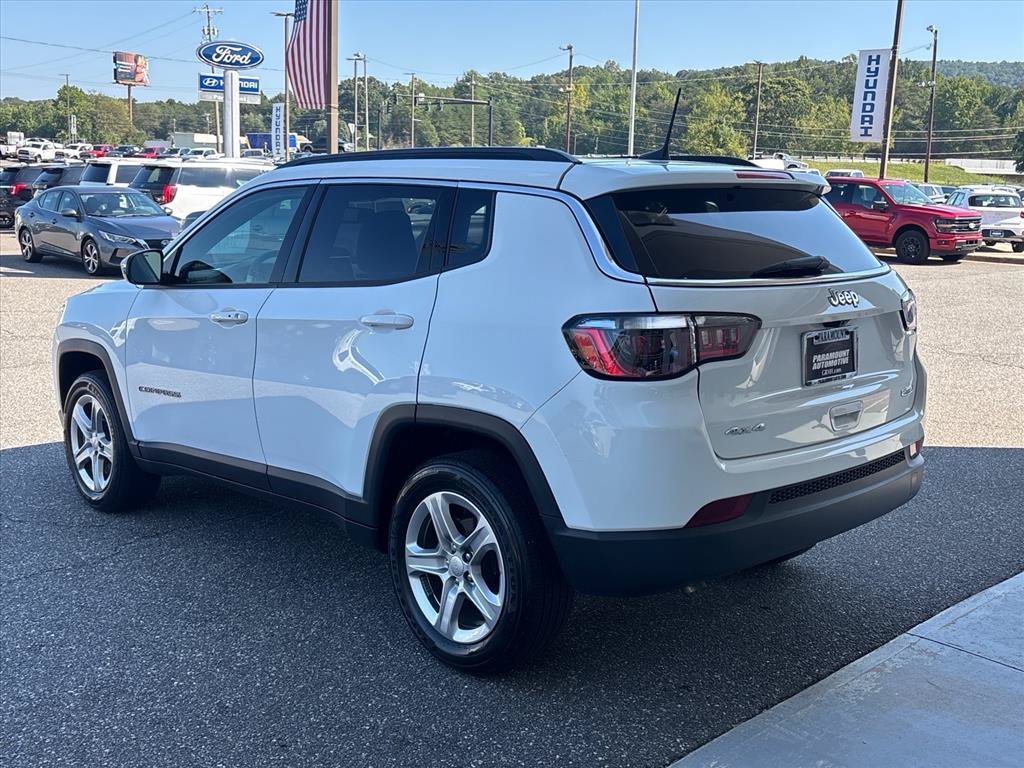 Used 2023 Jeep Compass Latitude AWD/4WD image 2
