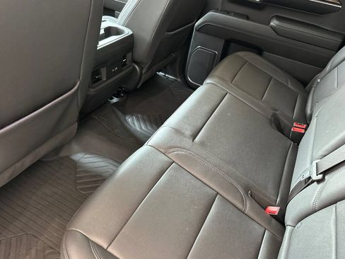 Used 2023 Chevrolet Silverado 1500 LT Trail Boss w/ LT Trail Boss Premium Package AWD/4WD image 12