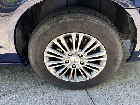 Used 2014 Chrysler Town & Country Touring-L w/ Driver Convenience Group FWD image 19