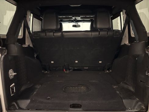 Used 2015 Jeep Wrangler Unlimited Rubicon w/ Dual Top Group image 10