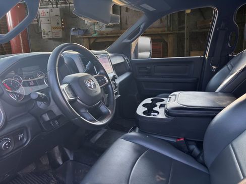 Used 2025 RAM 2500 Tradesman w/ Chrome Appearance Group image 19