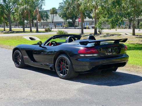Used 2004 Dodge Viper SRT-10 image 13