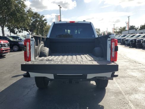 Used 2024 Ford F250 Lariat w/ Black Appearance Package image 9