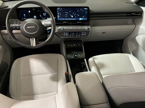 Used 2024 Hyundai Kona SEL w/ Convenience Package image 17