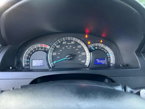 Used 2012 Toyota Camry SE FWD image 19