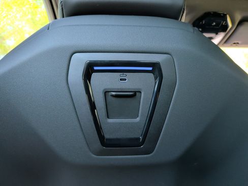Used 2026 BMW 530i w/ Convenience Package RWD image 36