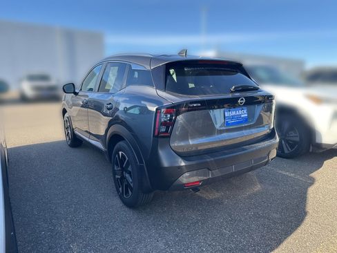 Used 2025 Nissan Kicks SV w/ SV Premium Package AWD/4WD image 4