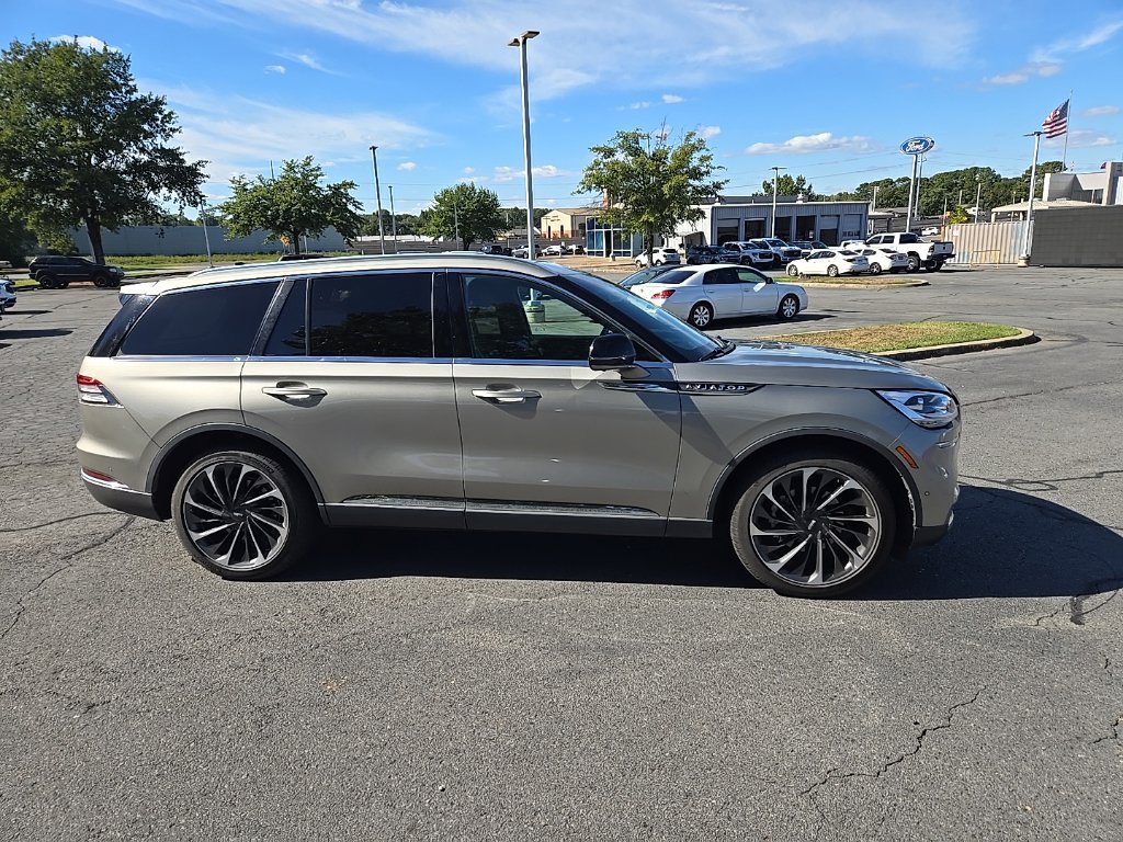 Used 2023 Lincoln Aviator Reserve w/ Equipment Group 201A AWD/4WD image 3