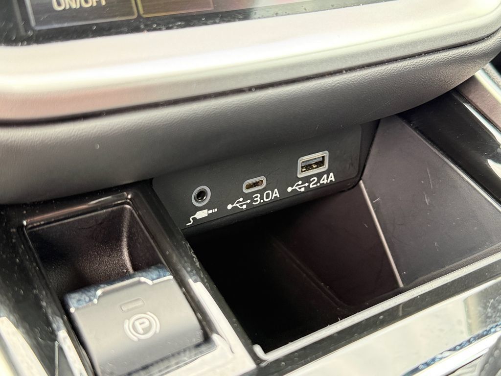 Used 2023 Subaru Outback Touring AWD/4WD image 21