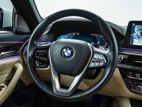 Certified 2022 BMW 530i w/ Premium Package image 15