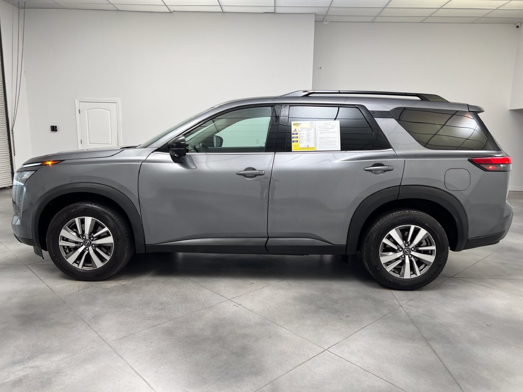 Used 2026 Nissan Pathfinder SL FWD image 5