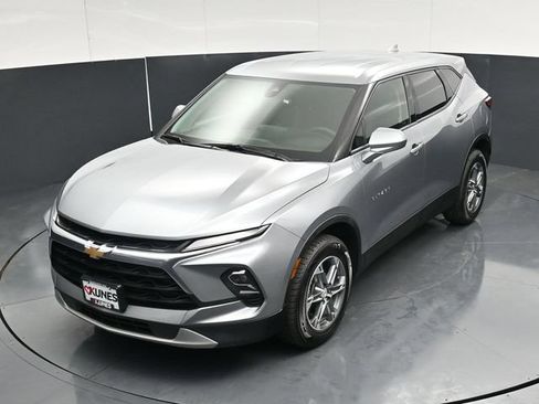 Used 2025 Chevrolet Blazer LT FWD image 50