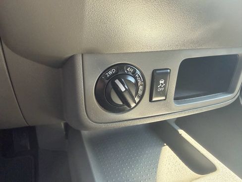 Used 2019 Nissan Frontier SV AWD/4WD image 16