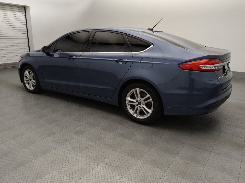 Used 2018 Ford Fusion SE w/ Fusion SE Technology Package FWD image 3