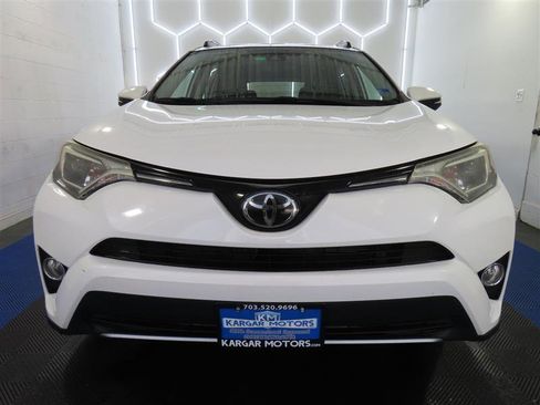 Used 2018 Toyota RAV4 XLE AWD/4WD image 3