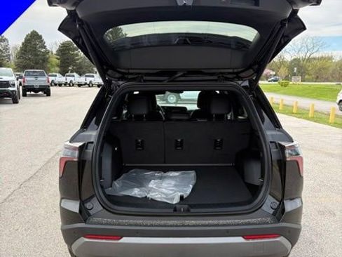 New 2026 Chevrolet Equinox LT w/ Convenience Package II FWD image 5