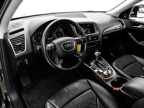 Used 2017 Audi Q5 2.0T Premium Plus w/ Technology Package AWD/4WD image 3