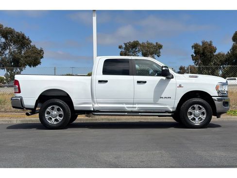 Used 2024 RAM 2500 Big Horn AWD/4WD image 3