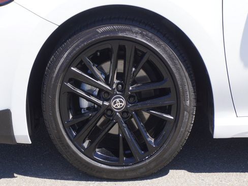 Used 2025 Toyota Camry SE FWD image 7