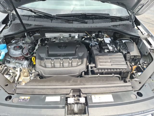 Used 2024 Volkswagen Tiguan SE AWD/4WD image 15
