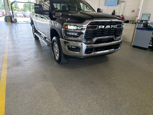 Used 2026 RAM 2500 Big Horn AWD/4WD image 2