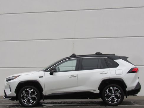 Certified 2022 Toyota RAV4 XSE image 4