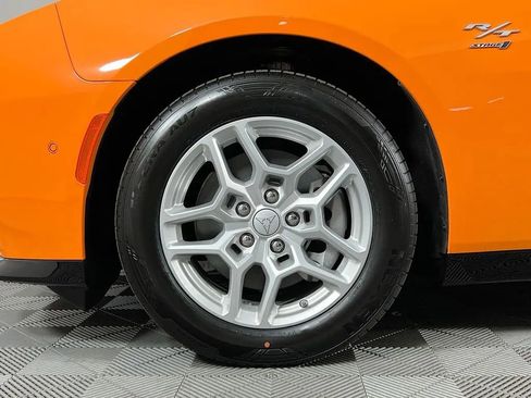 Used 2025 Dodge Charger R/T w/ Sun & Sound Package image 33