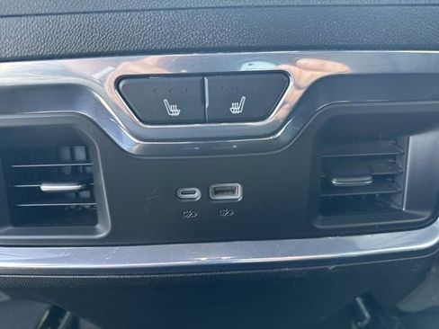 Used 2024 Chevrolet Silverado 3500 High Country w/ Technology Package image 17