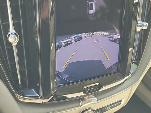 Used 2023 Volvo XC60 B5 Core w/ Climate Package FWD image 29