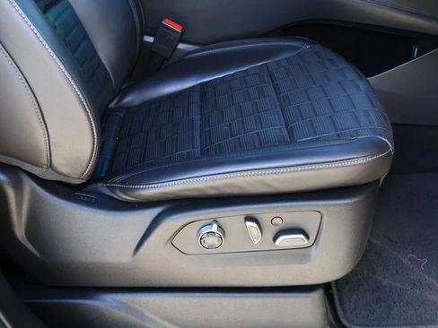 Used 2023 Cadillac Escalade V w/ LPO, ONYX Package image 27