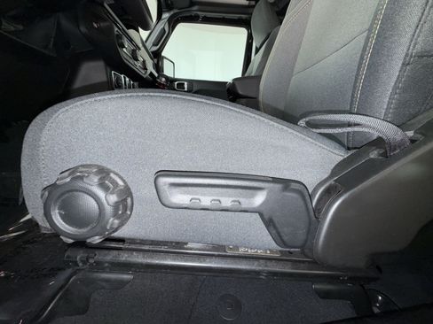 Used 2024 Jeep Wrangler Unlimited Sport AWD/4WD image 14