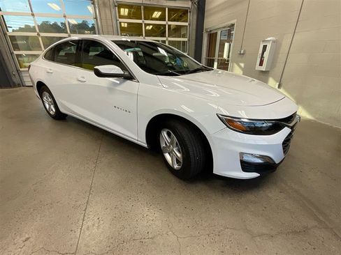 Used 2024 Chevrolet Malibu LS w/ Driver Confidence Package image 7