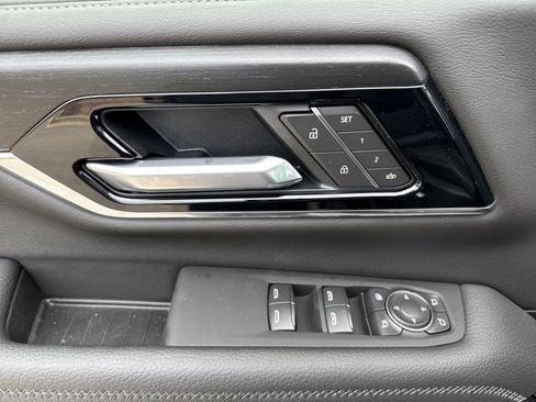 New 2026 GMC Yukon XL Denali image 18