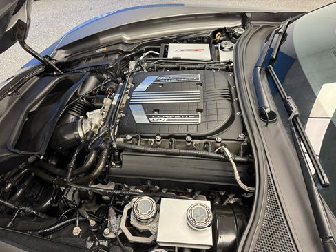 Used 2015 Chevrolet Corvette Z06 w/ 3LZ Preferred Equipment Group RWD image 21