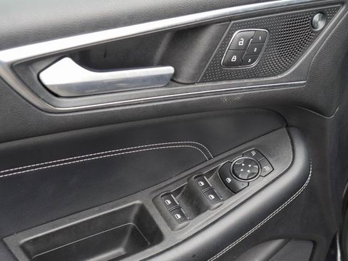 Used 2022 Ford Edge Titanium image 15