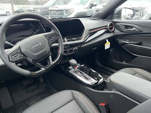 New 2026 Chevrolet Trax RS w/ Driver Confidence Package image 2